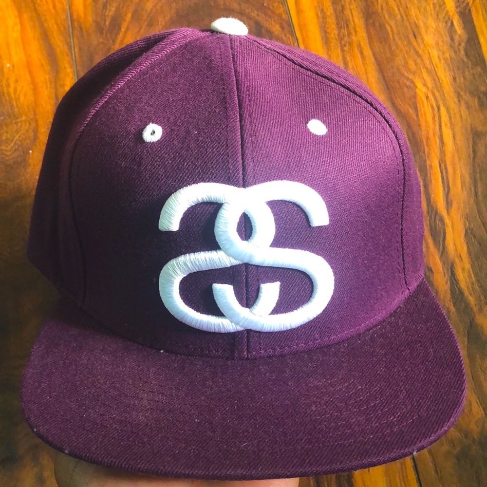 Purple stussy hat, brand new never warn, Stussy Logo